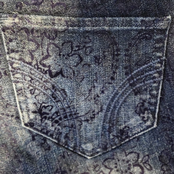 Unique Hollister Floral Pattern Jeans - Size 26, or 28" waist - Picture 4 of 7